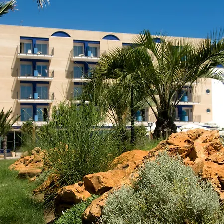 Roses Hotel-3